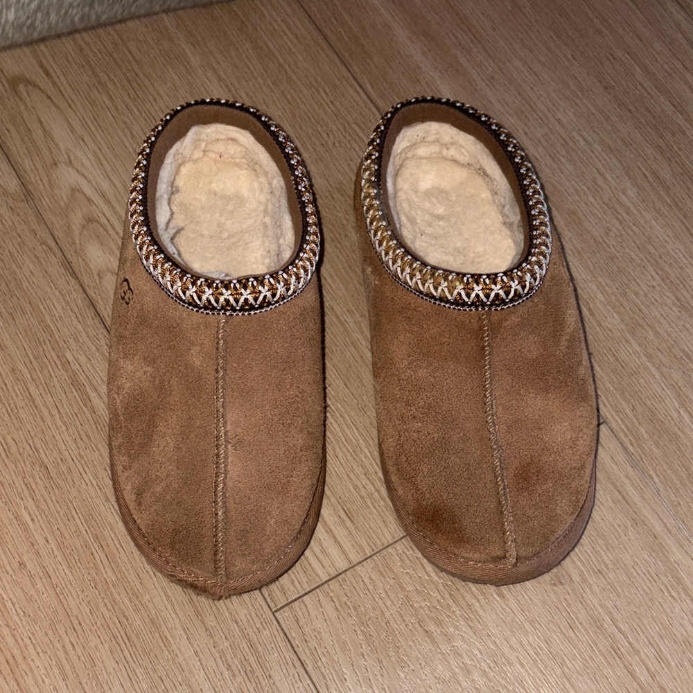 UGG Tasman Size 2